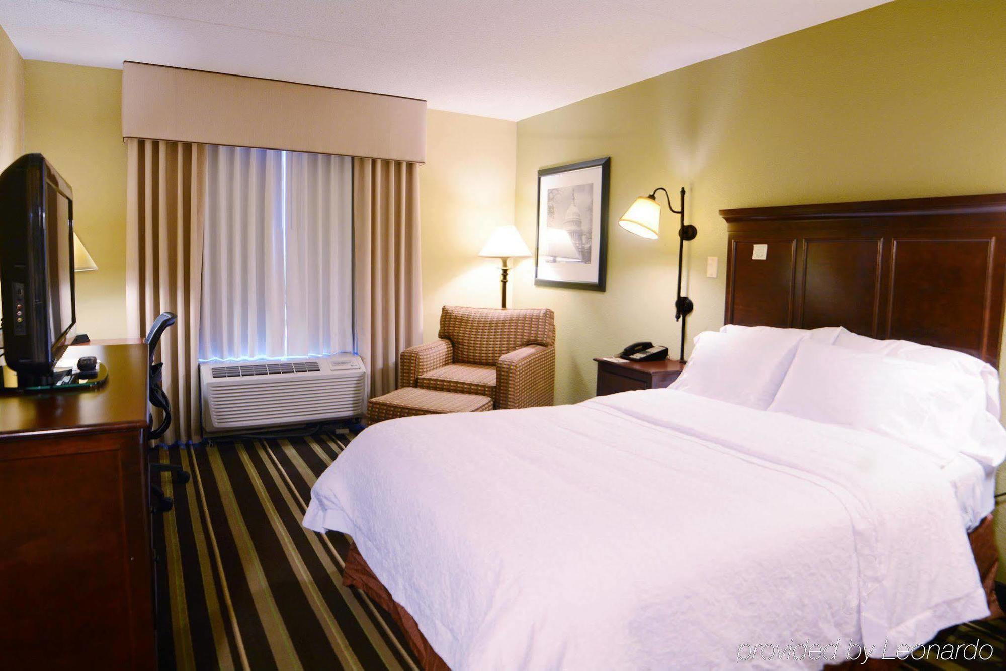 Hampton Inn Washington-Dulles International Airport South Chantilly Bagian luar foto